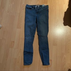 ** MOVING SALE - MUST GO *** Levi’s 311 Jean